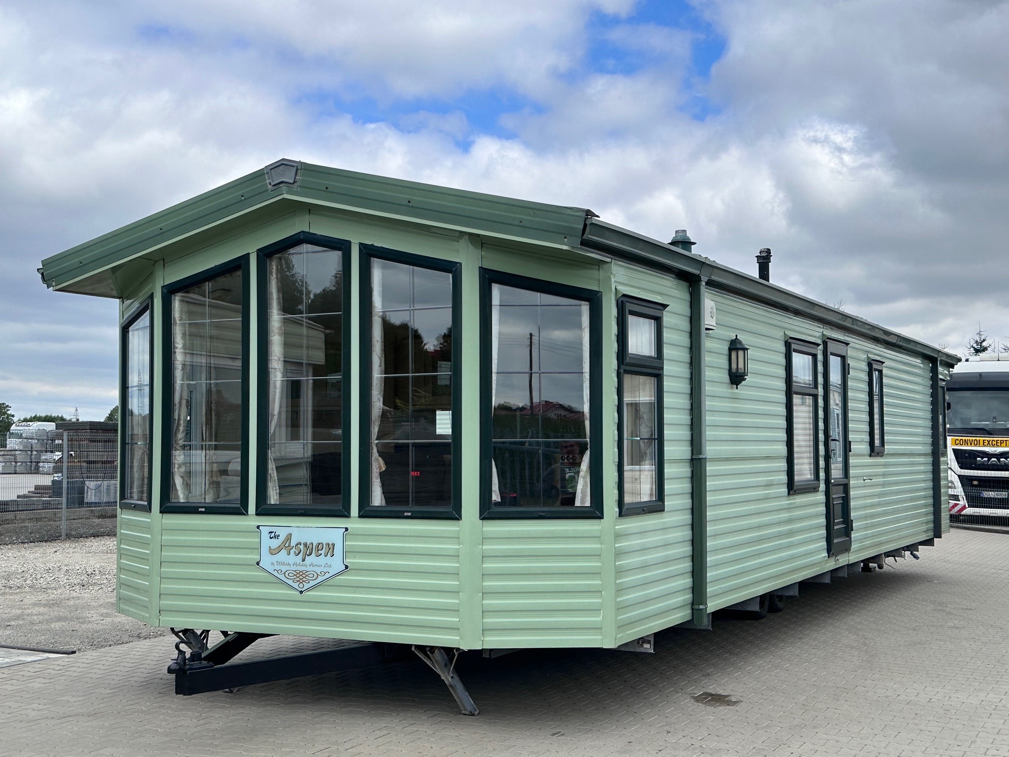 Winterfest Mobilheim Willerby Aspen 11,80 x 3,70 m mit Zentralheizung